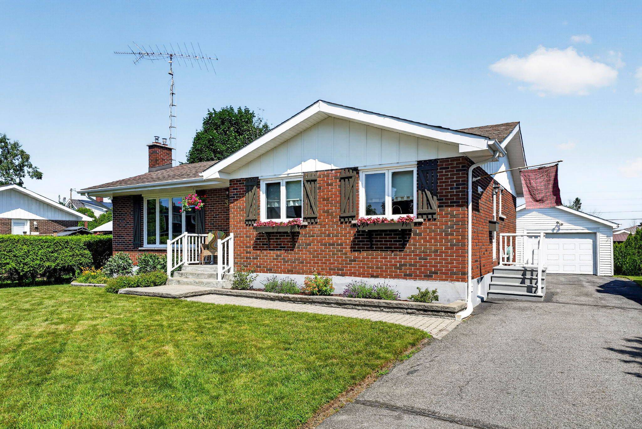 32 Frost AVE N, South Stormont, ON K0C 1P0