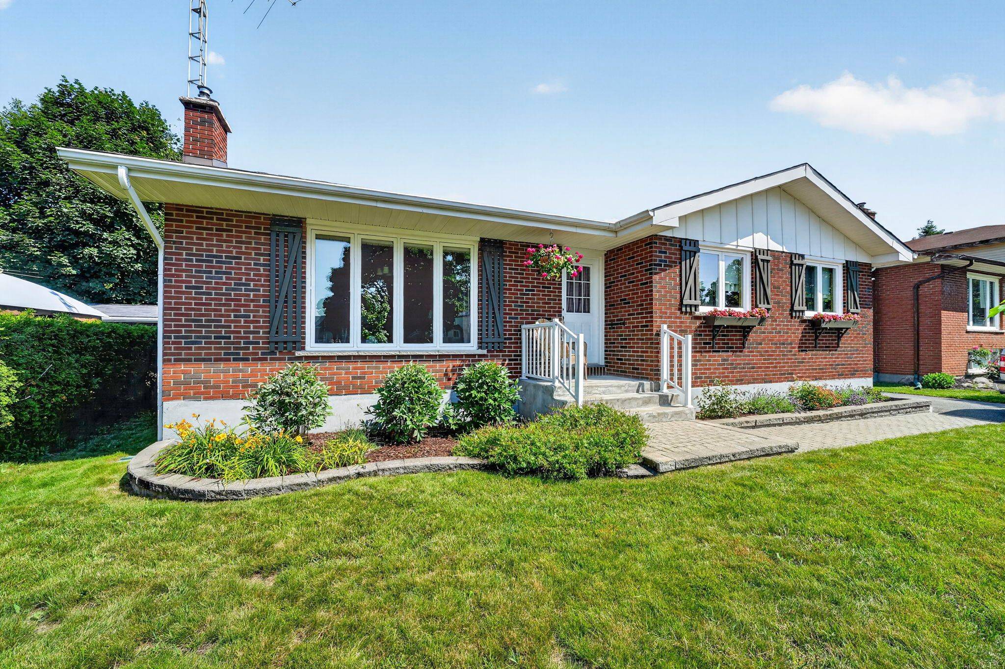 32 Frost AVE N, South Stormont, ON K0C 1P0