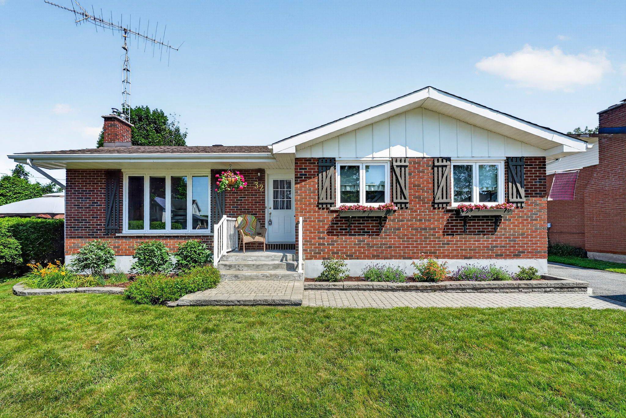 32 Frost AVE N, South Stormont, ON K0C 1P0