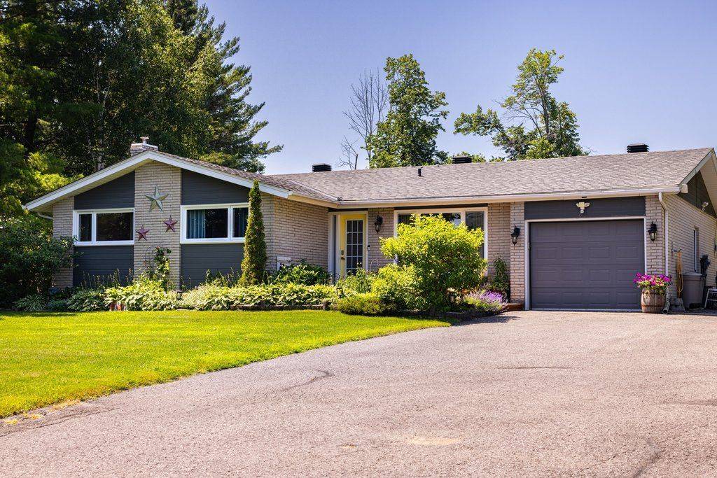81 Front RD, Champlain, ON K0B 1K0