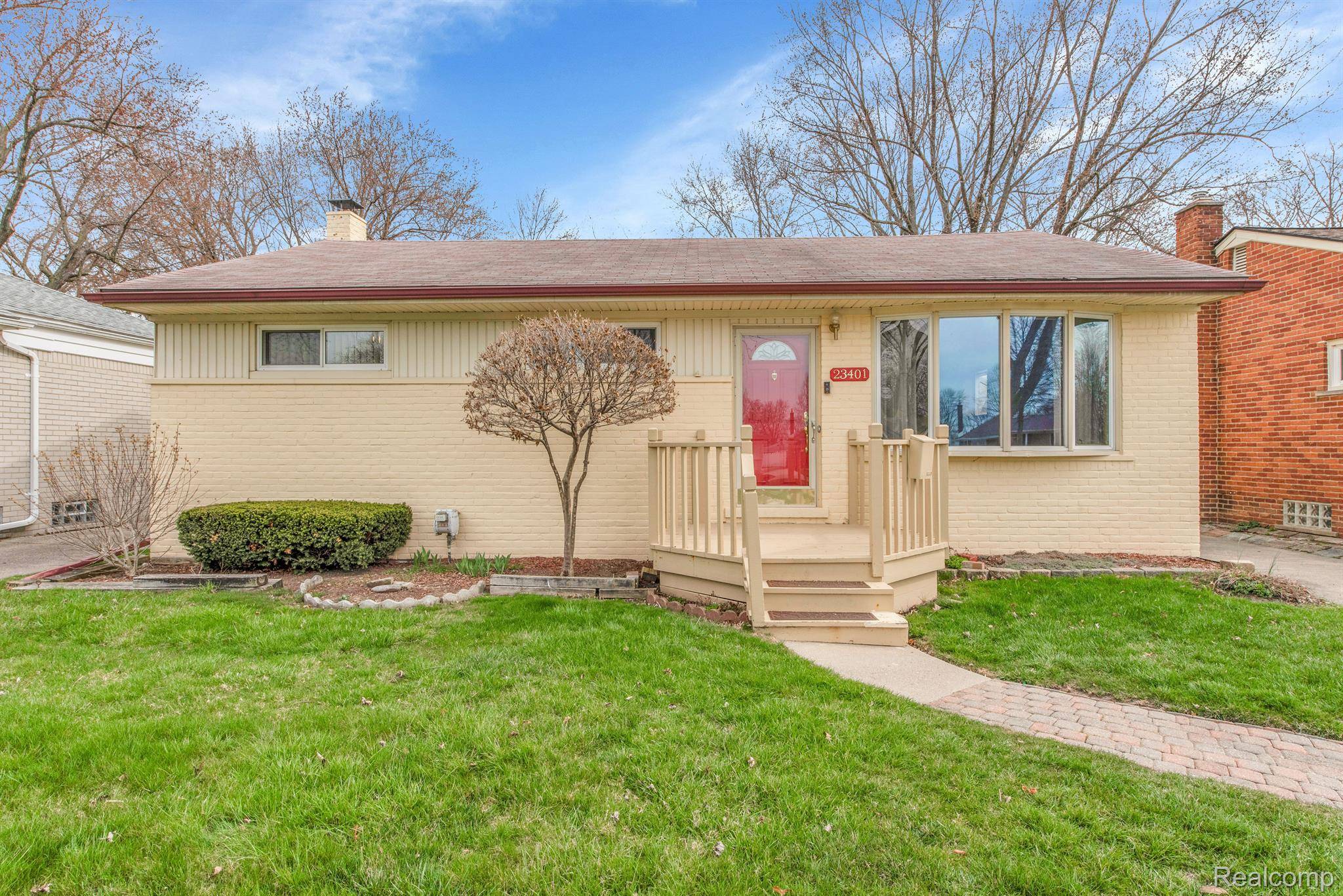 23401 BROOKDALE BLVD, St. Clair Shores, MI 48082