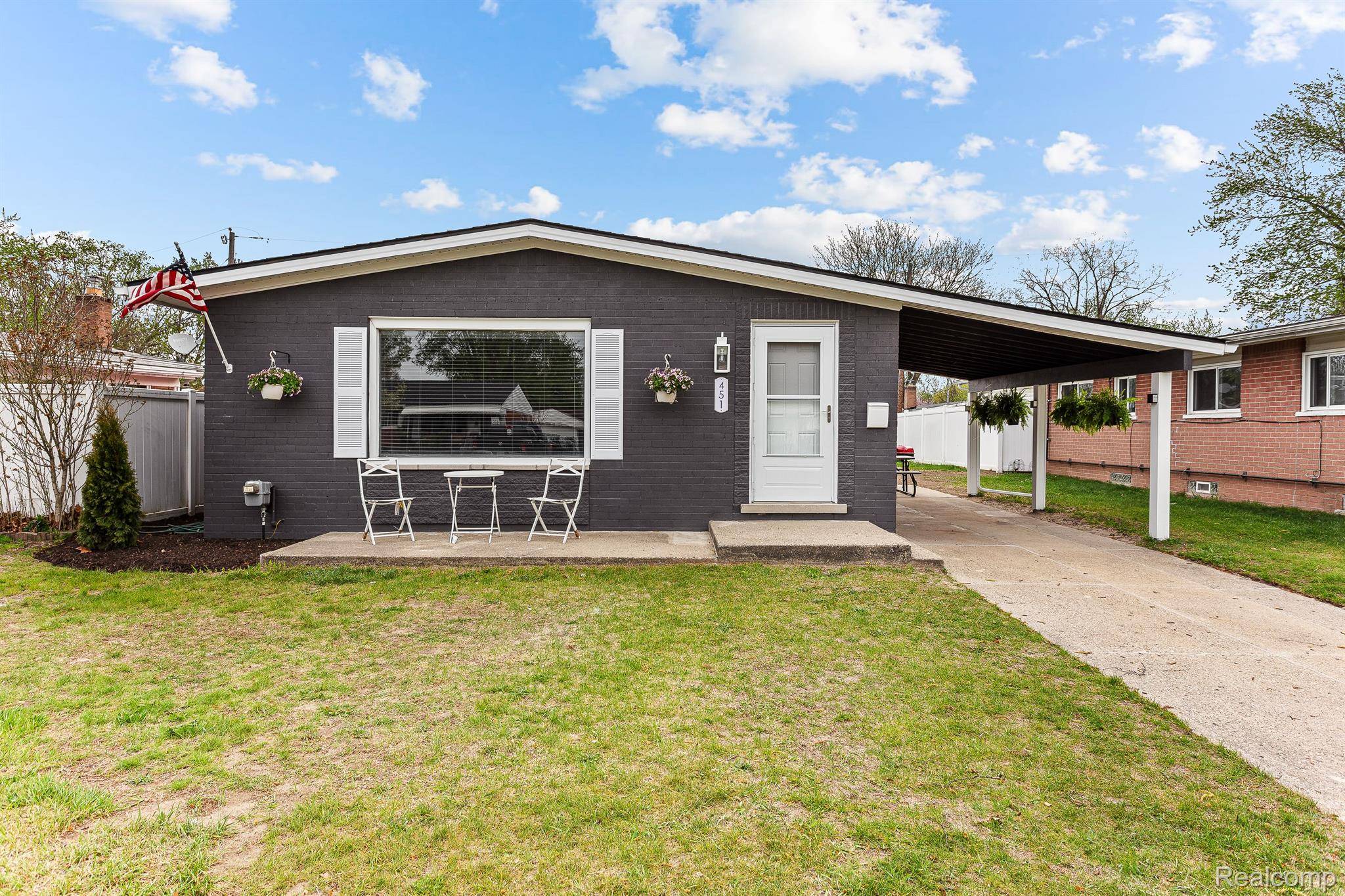 451 DARWIN ST, Westland, MI 48186