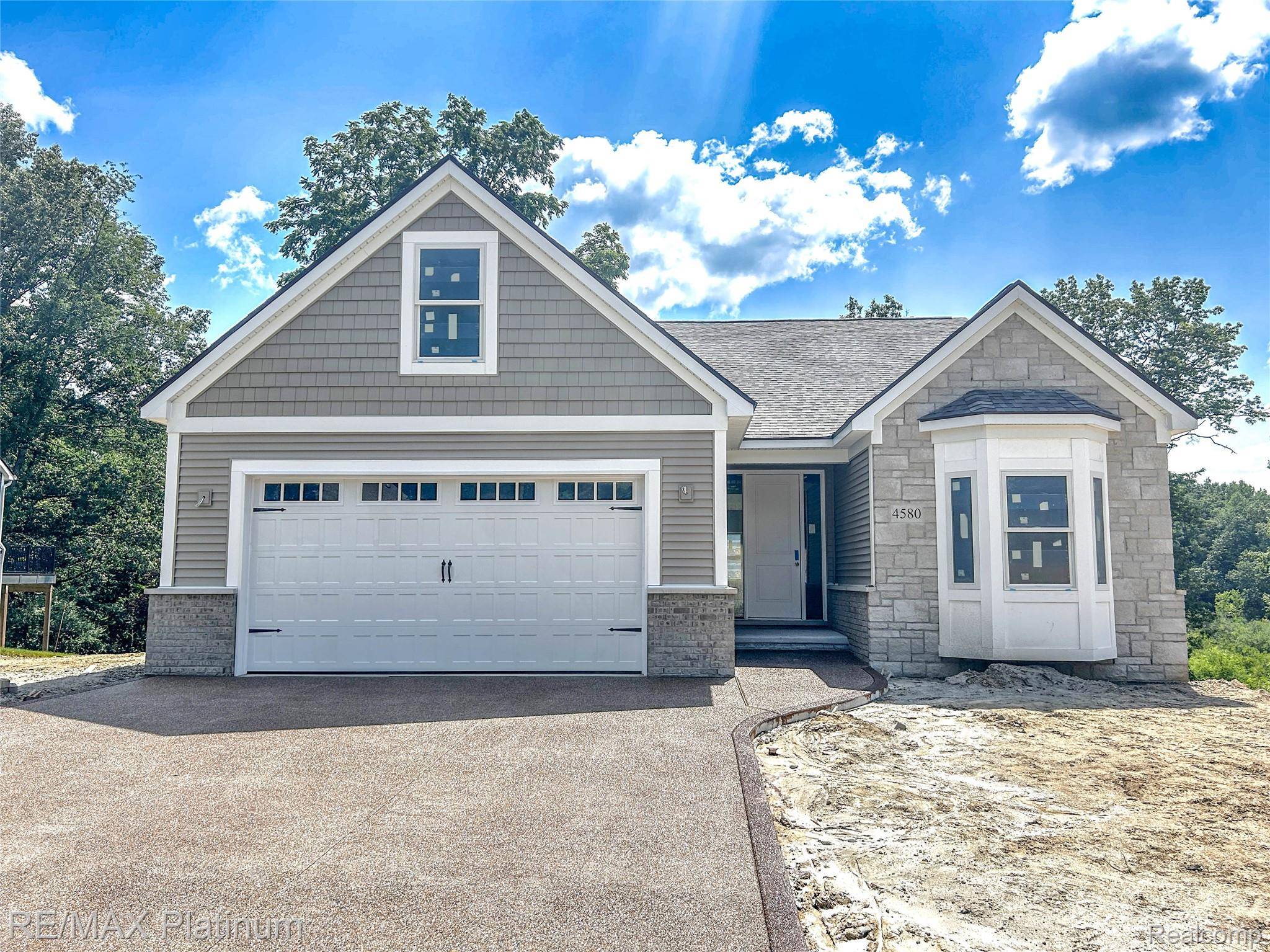 4580 STILLMEADOW DR, Genoa Twp, MI 48843