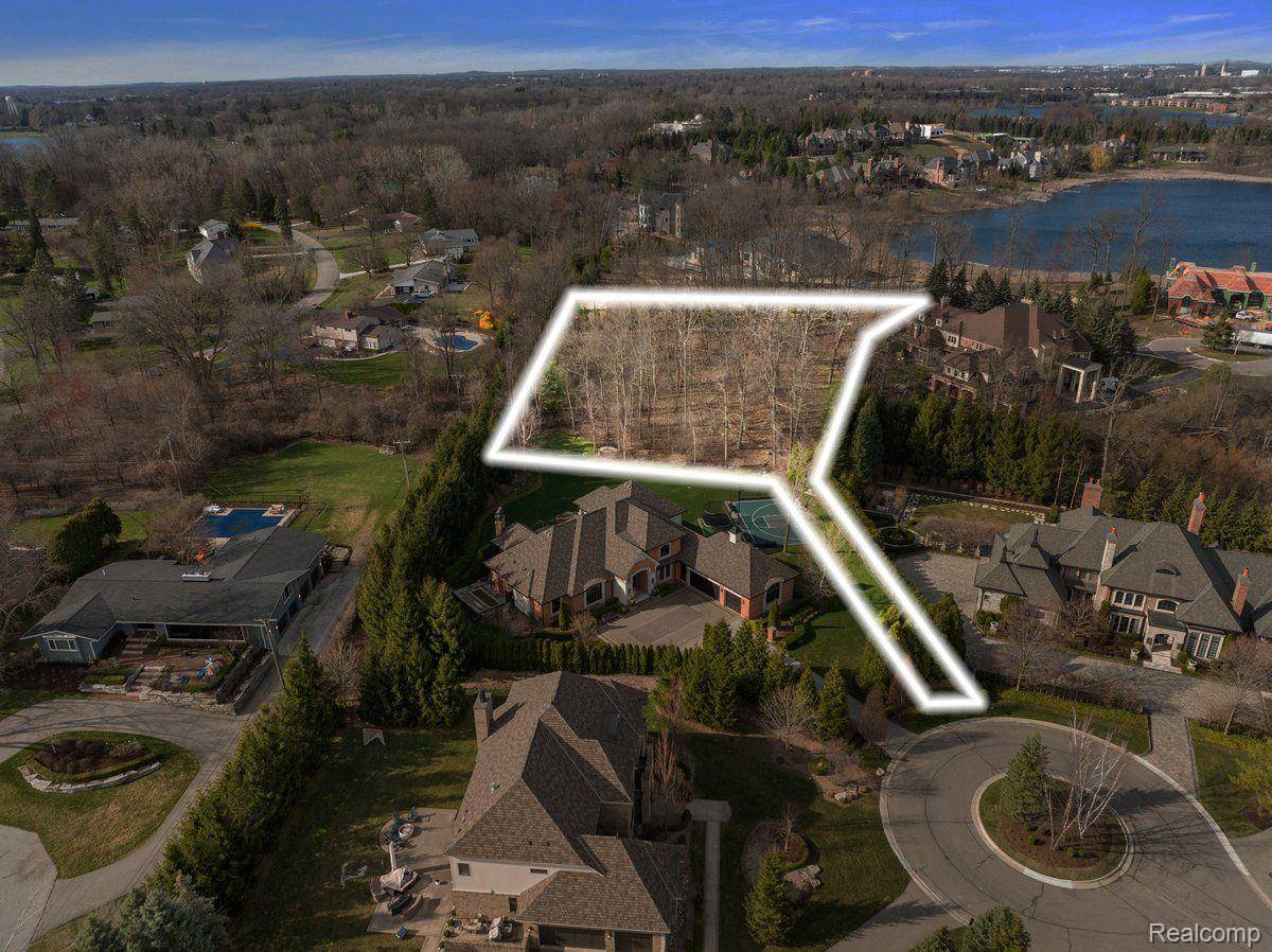 2785 Turtle Lake DR, Bloomfield Twp, MI 48302