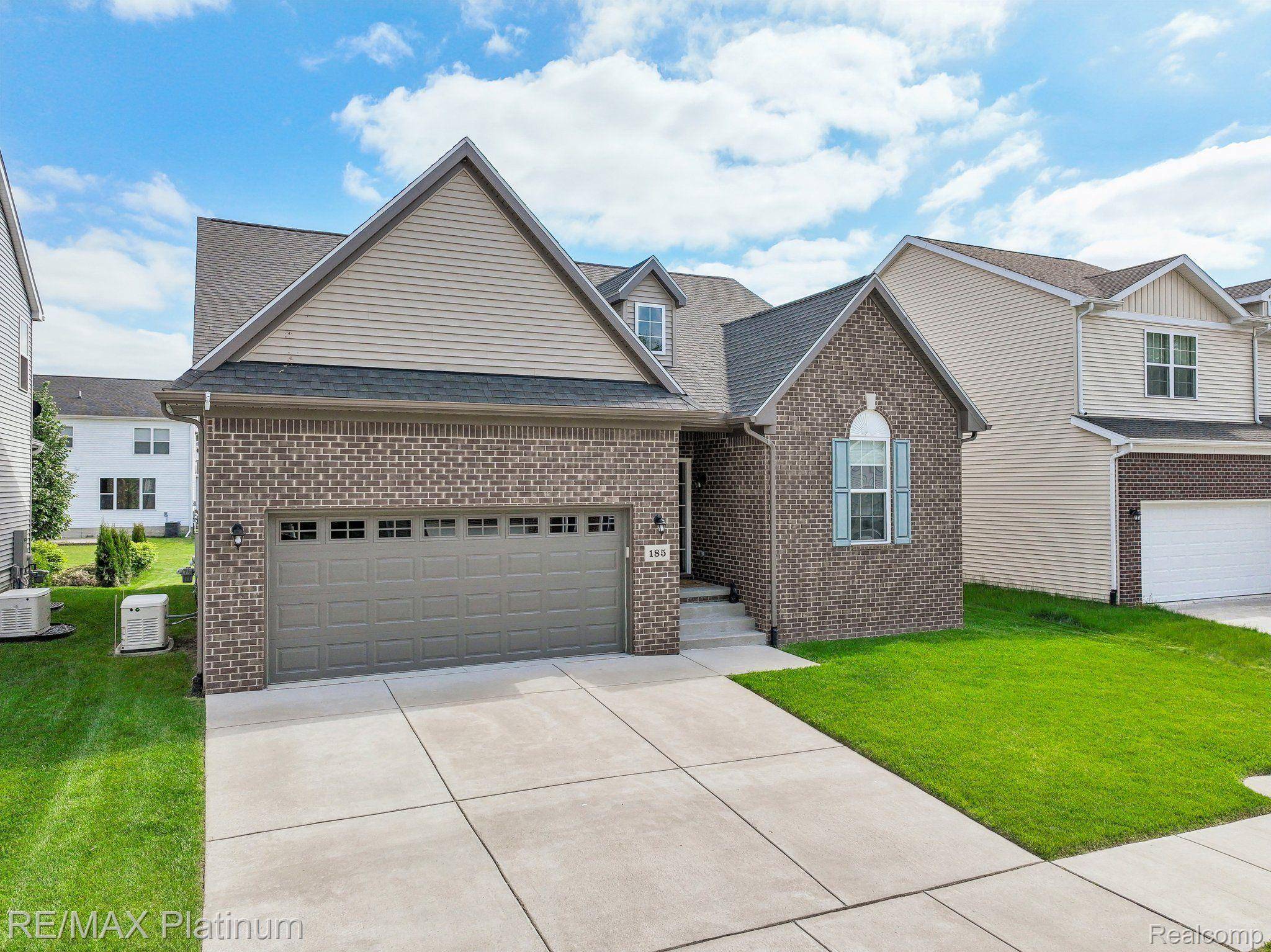 185 CRYSTAL WOOD CIR, Marion Twp, MI 48843
