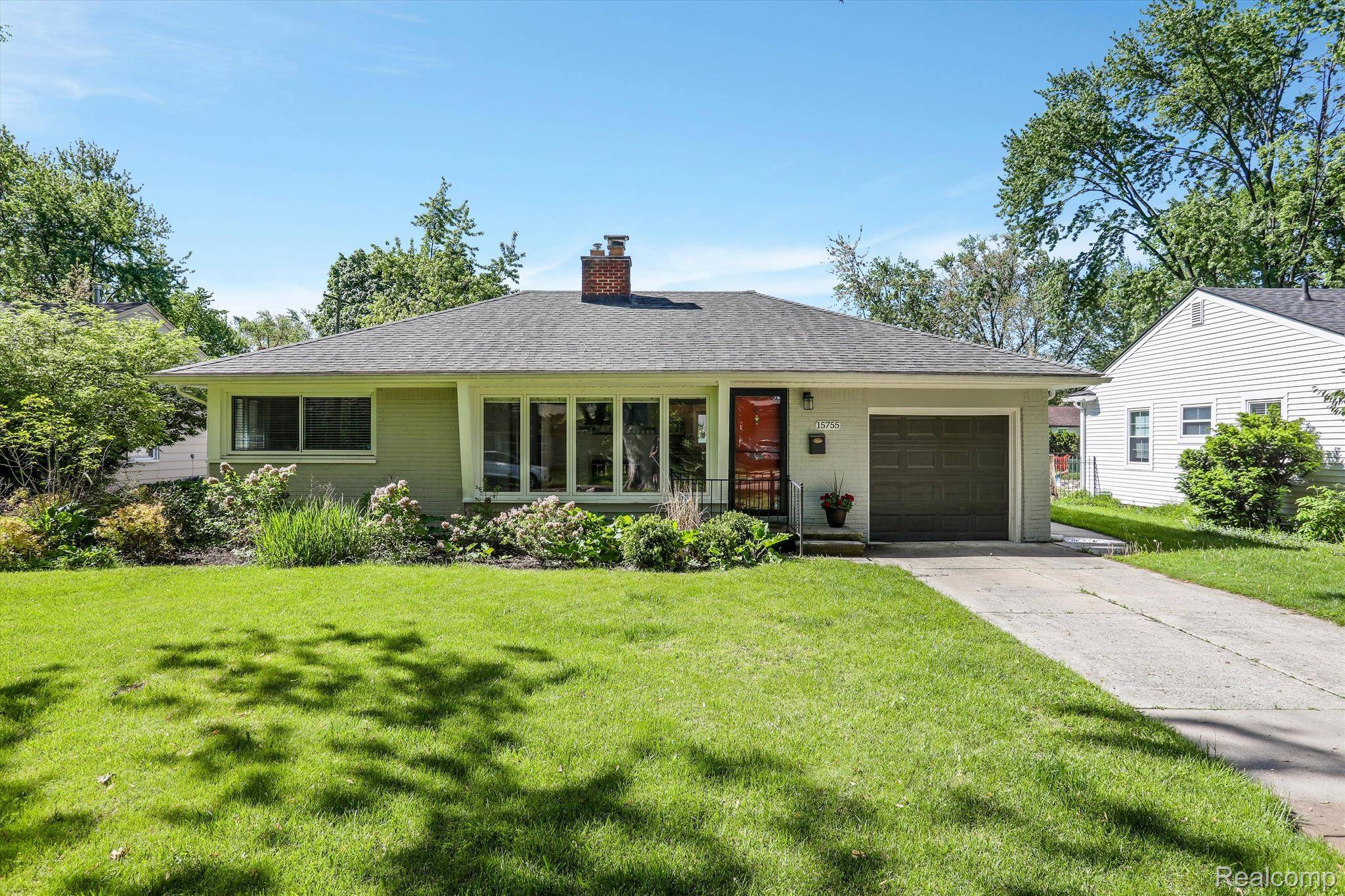 15755 Birwood AVE, Beverly Hills Vlg, MI 48025