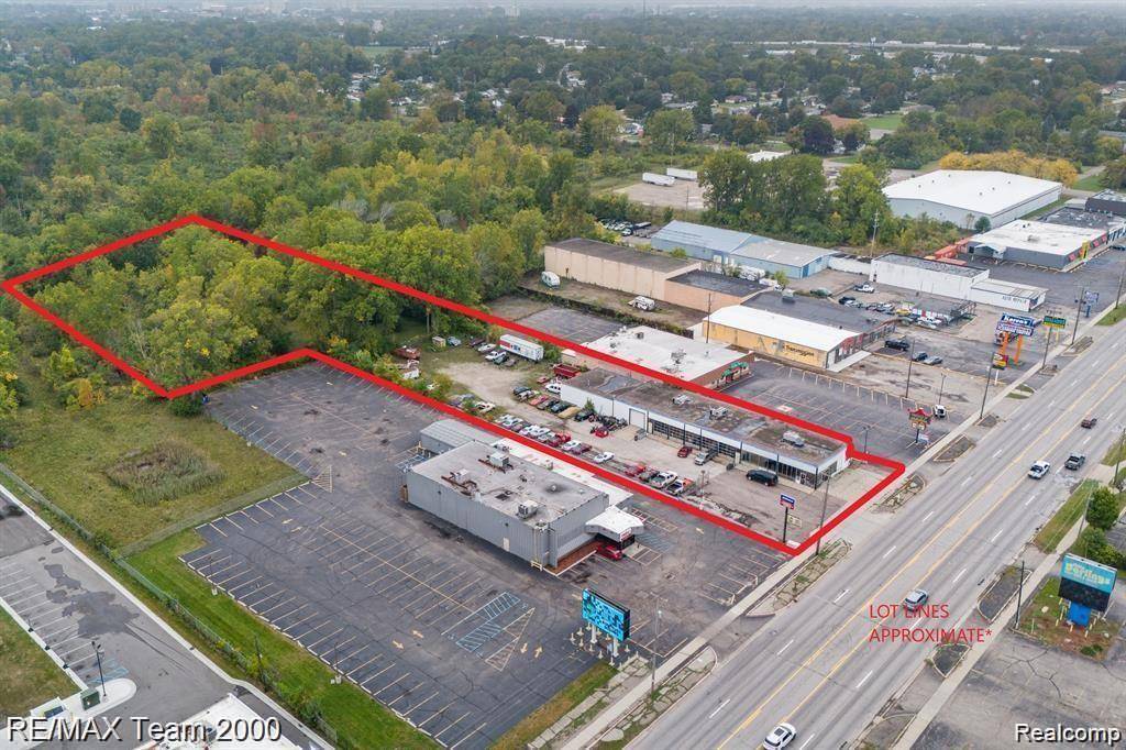 2330 S DORT, Flint, MI 48507