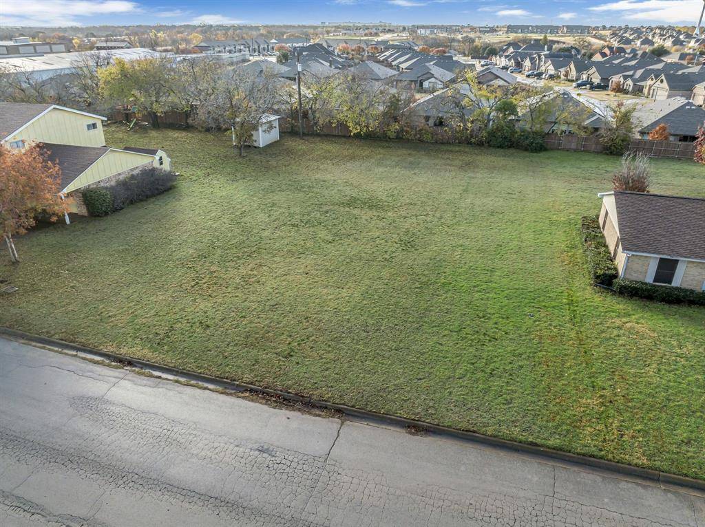 319 Allen Drive, Justin, TX 76247
