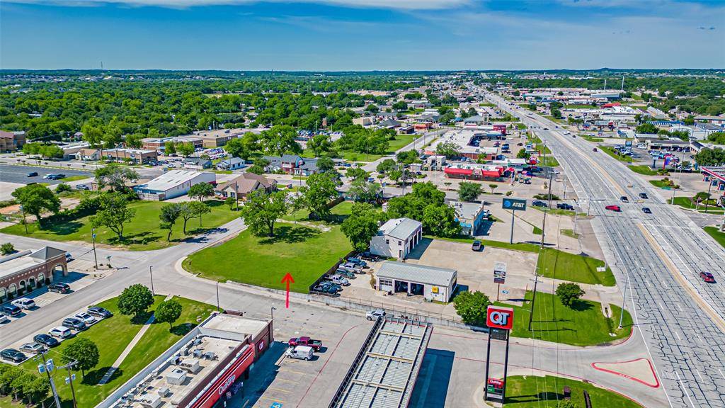 124 Anderson Street, Burleson, TX 76028