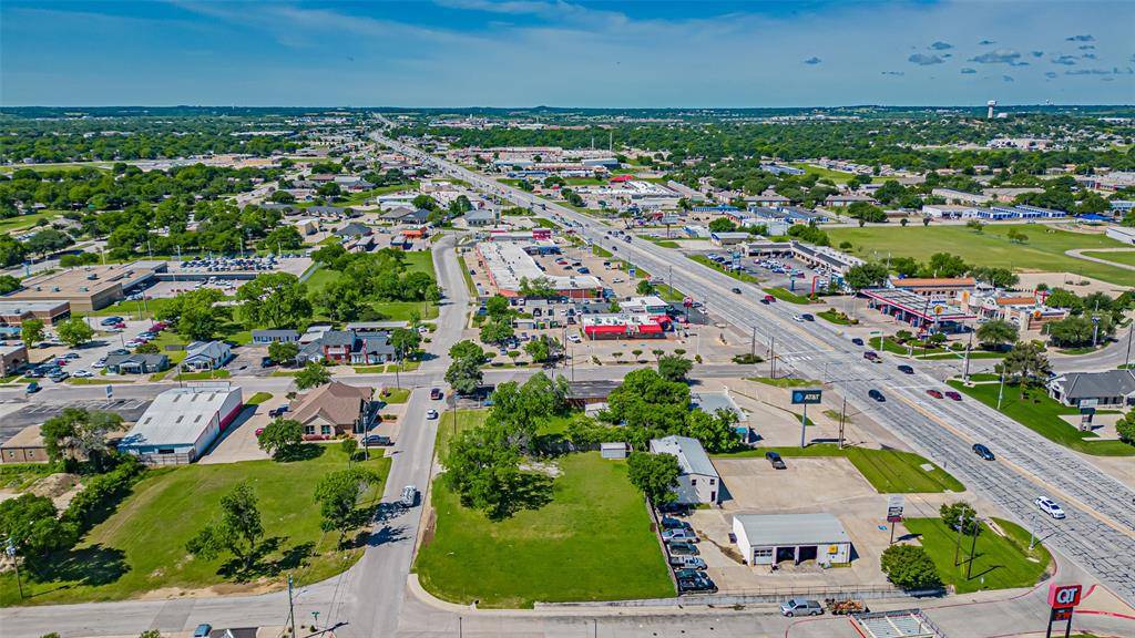 124 Anderson Street, Burleson, TX 76028