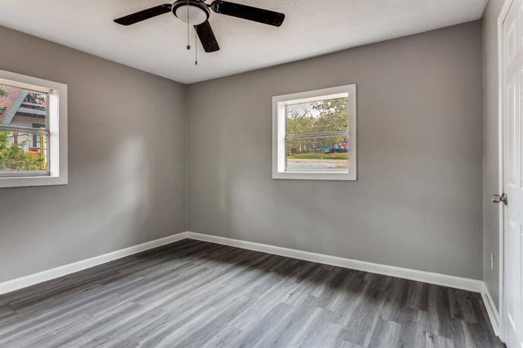 1612 Woodview Drive, Alvarado, TX 76009