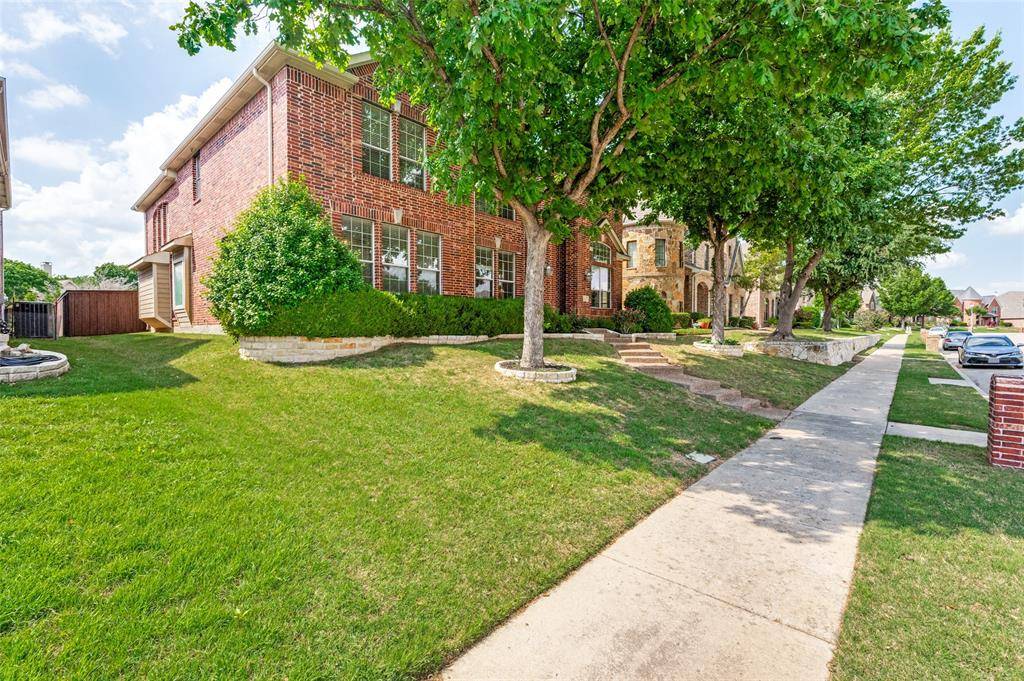 1417 E Branch Hollow Drive, Carrollton, TX 75007