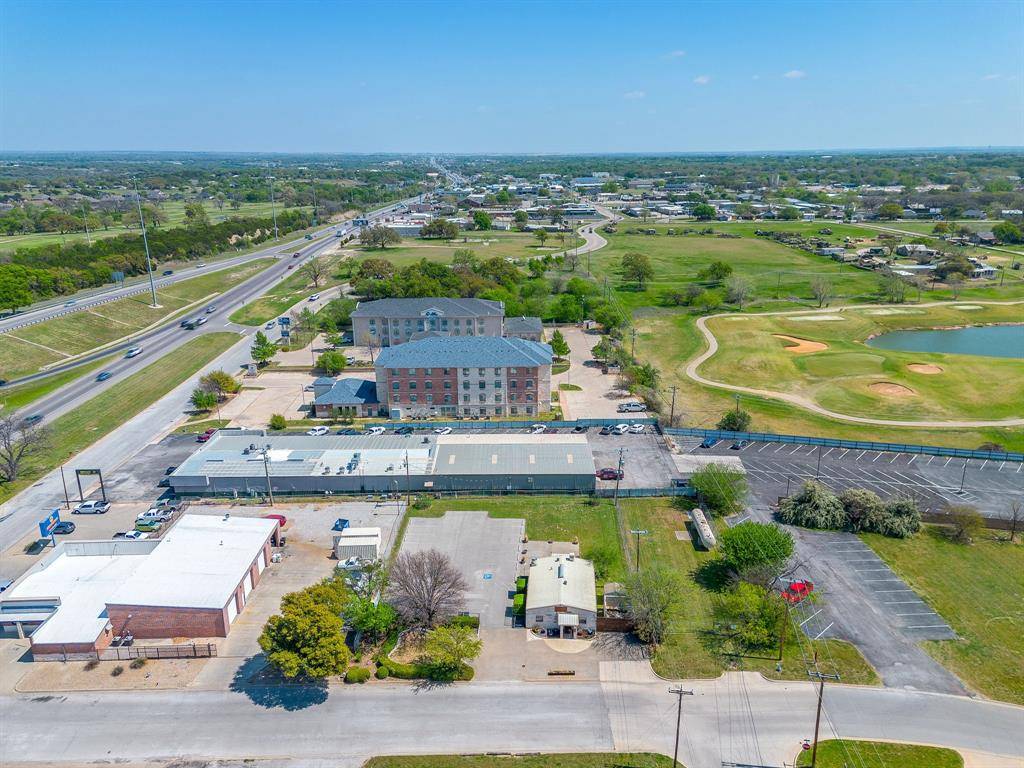 605 Calinco Drive, Granbury, TX 76048