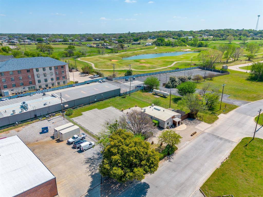 605 Calinco Drive, Granbury, TX 76048