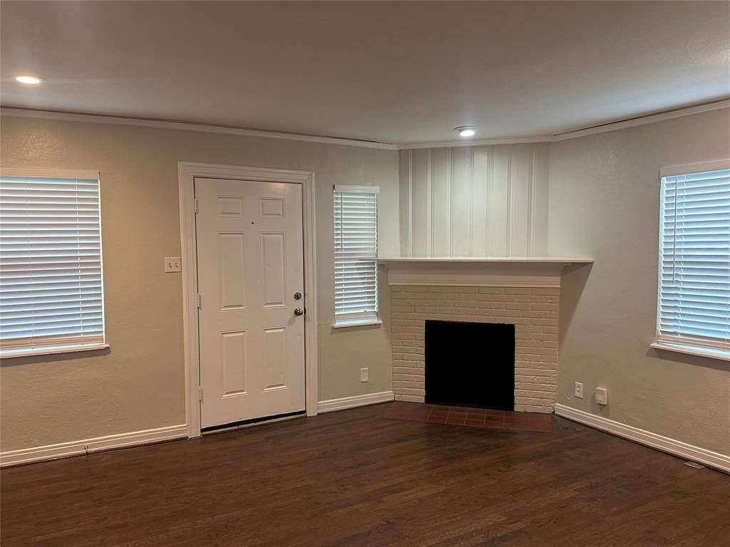 2806 Hedgerow Drive, Dallas, TX 75235