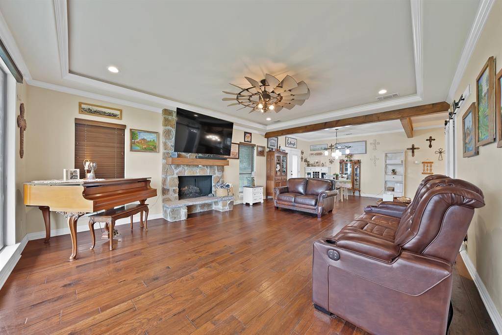 100 Shadle Ridge Court, Poolville, TX 76487