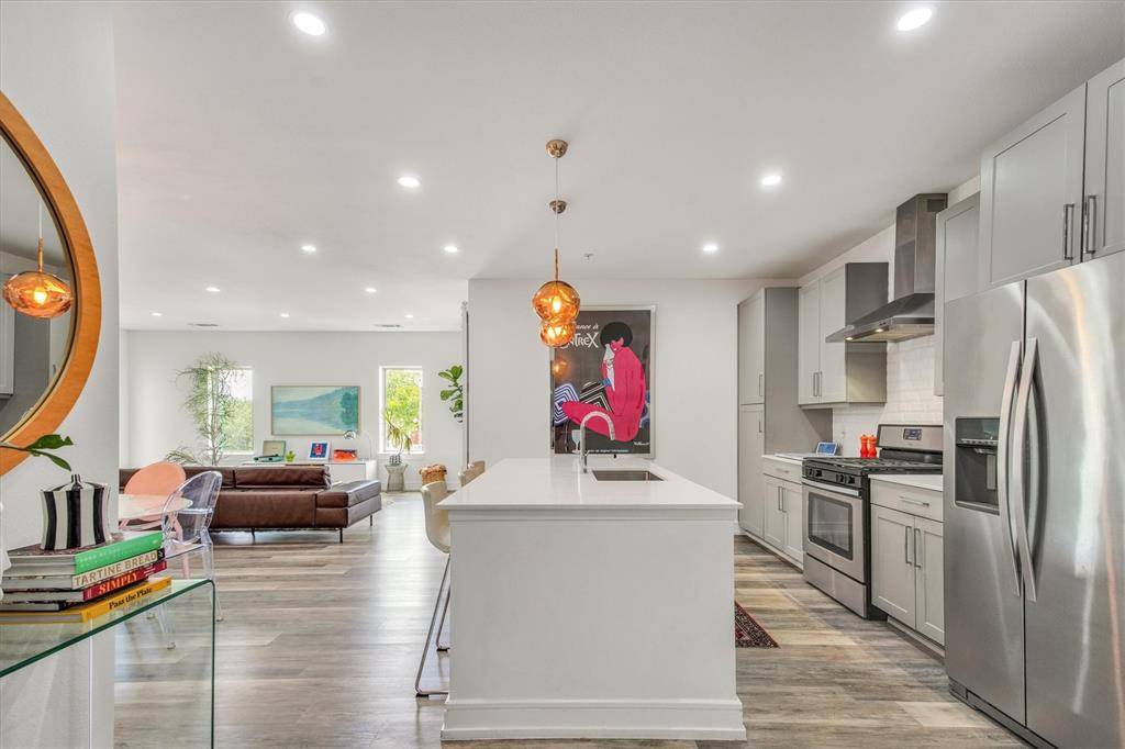 5710 McCommas Boulevard #202, Dallas, TX 75206