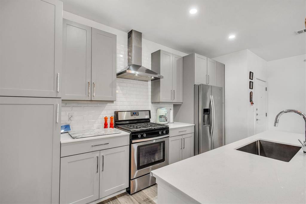 5710 McCommas Boulevard #202, Dallas, TX 75206