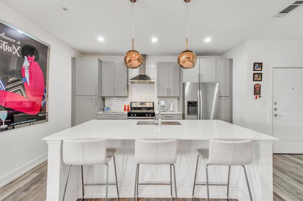 5710 McCommas Boulevard #202, Dallas, TX 75206