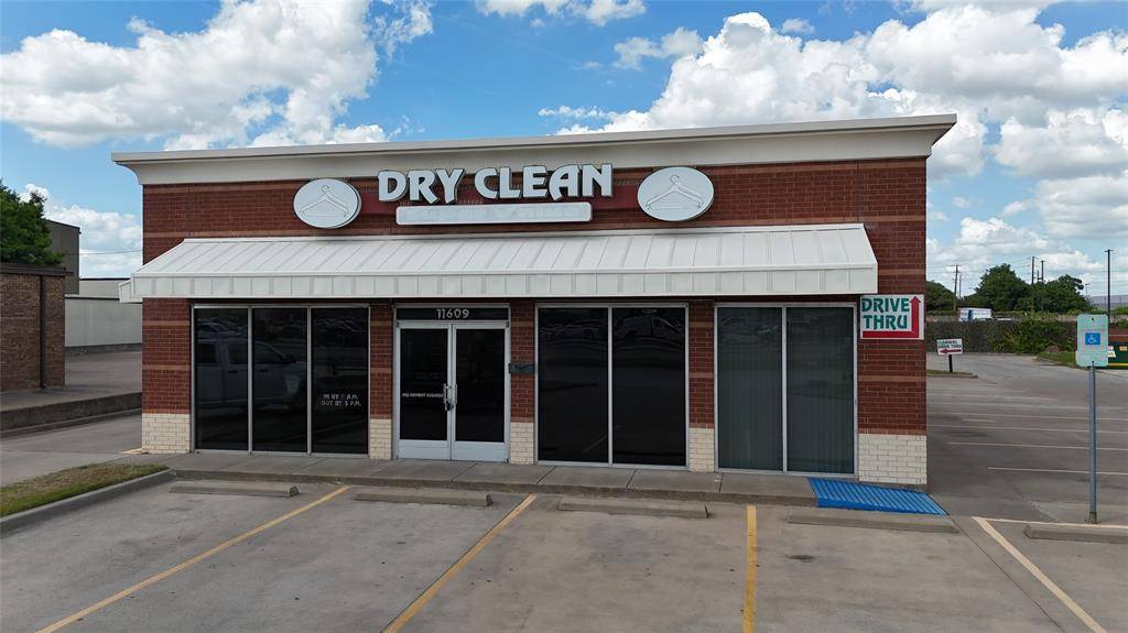 11609 Northwest, Dallas, TX 75218