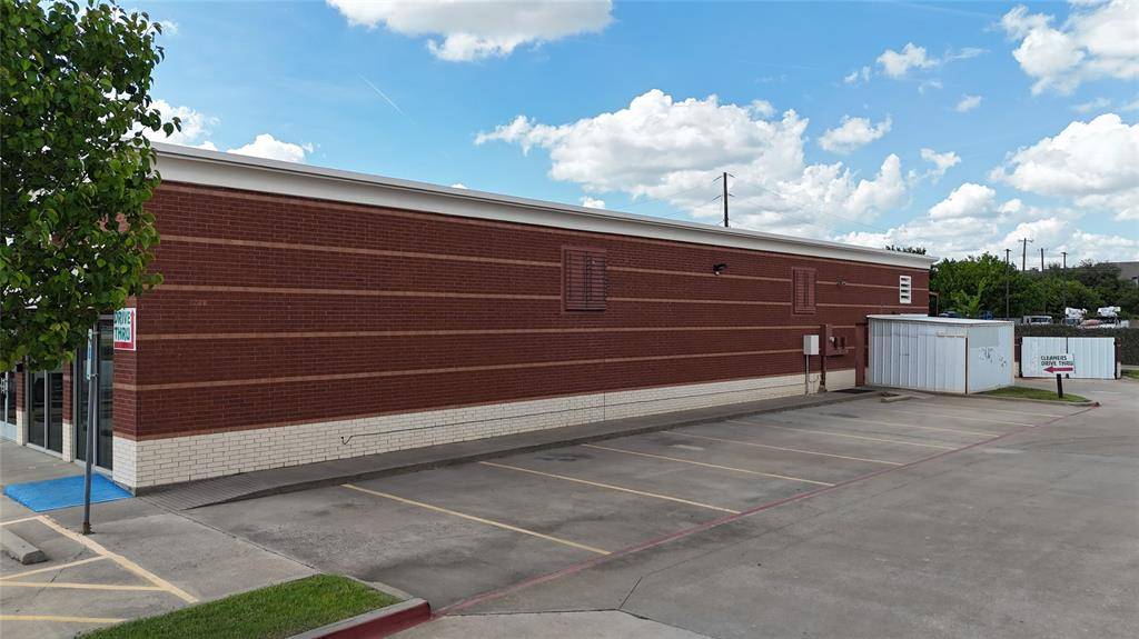 11609 Northwest, Dallas, TX 75218