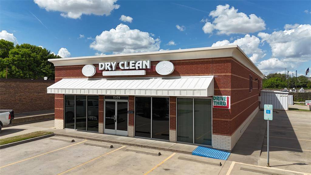 11609 Northwest, Dallas, TX 75218