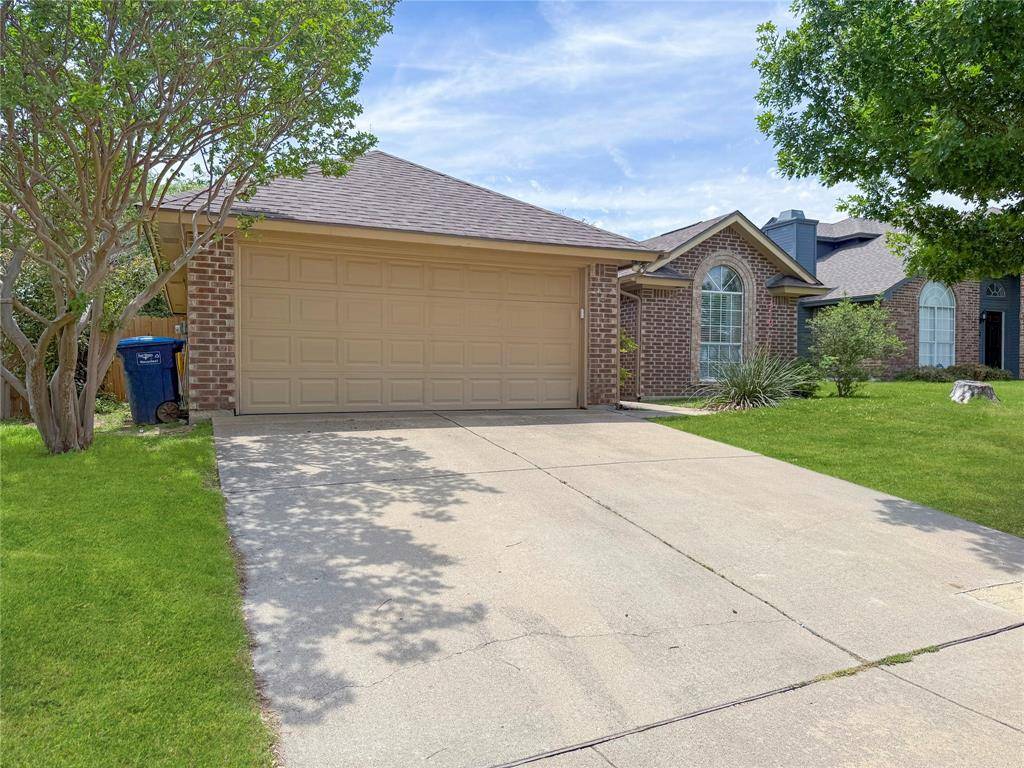 10257 Sunset View Drive, Fort Worth, TX 76108