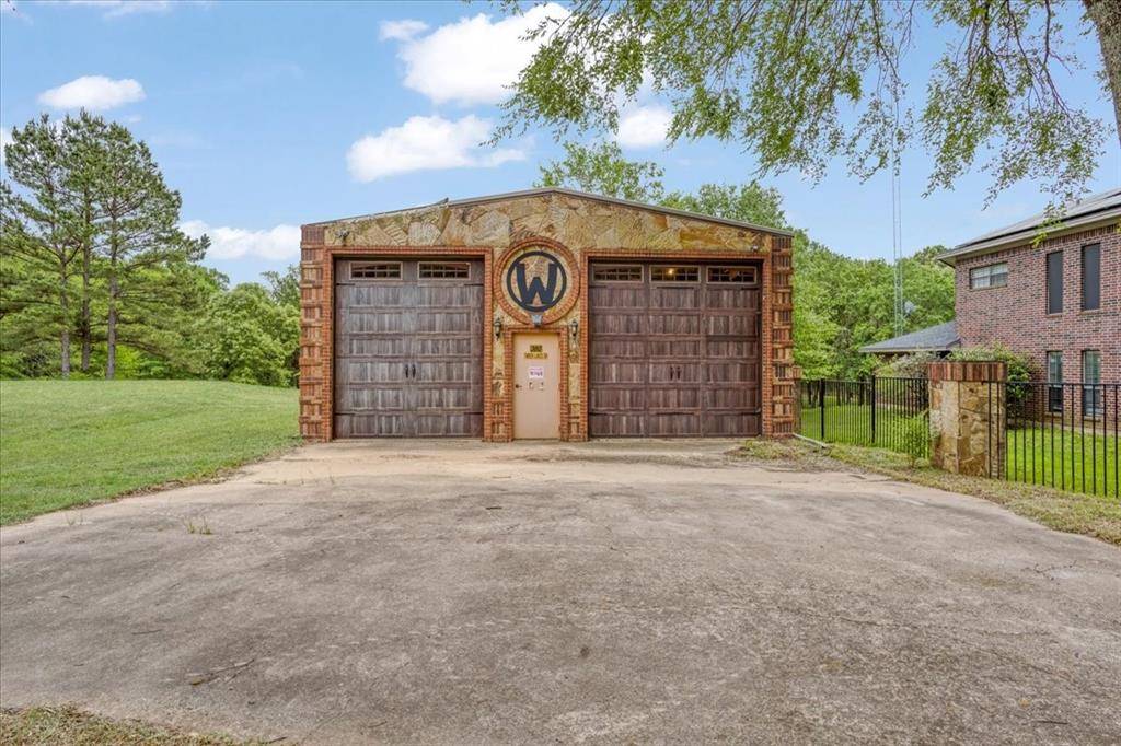 380 Timber Lakes Drive, Powderly, TX 75473