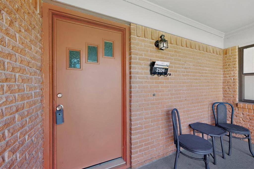 2104 Hillburn Drive, Dallas, TX 75227