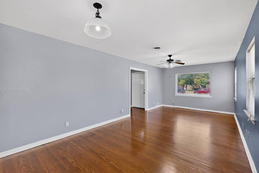 2104 Hillburn Drive, Dallas, TX 75227