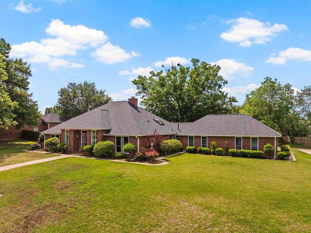 212 Turnberry Circle, Mount Pleasant, TX 75455