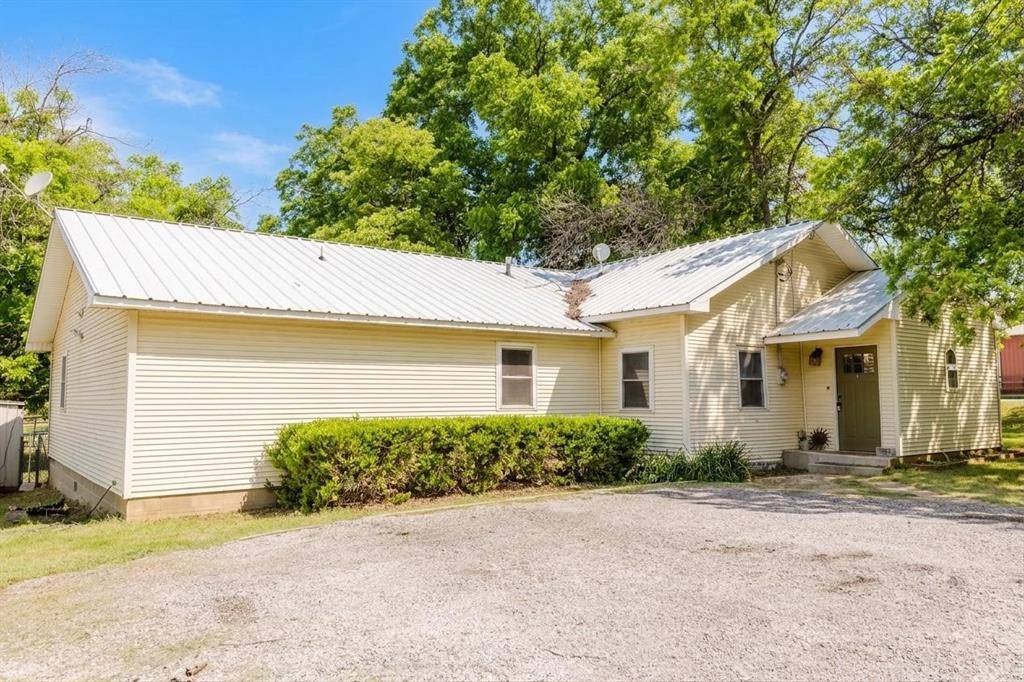 1301 S Green Street, Eastland, TX 76448