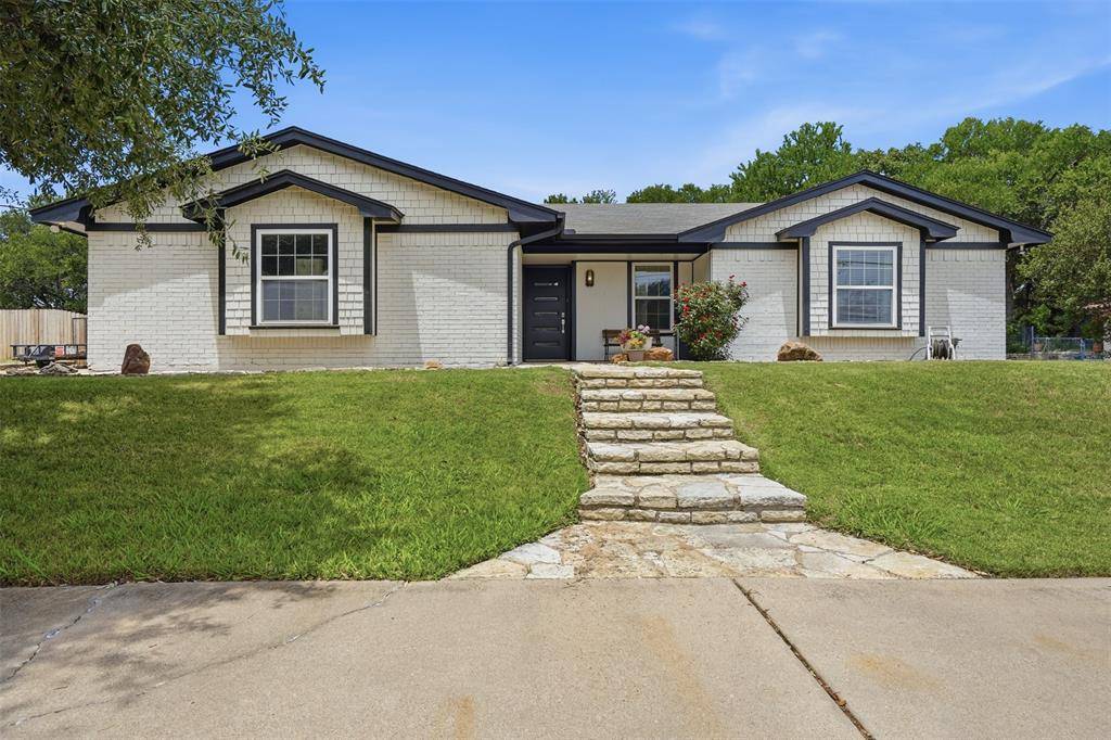 6514 Circo Drive, De Cordova, TX 76049