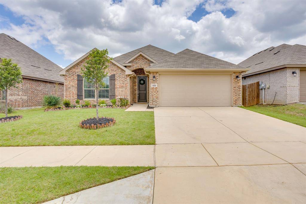 533 Lela Circle, Keene, TX 76059