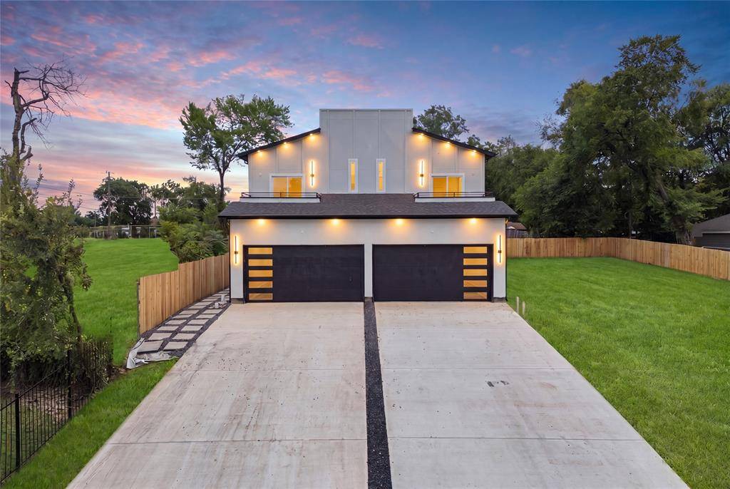 520 Woodbine Avenue, Dallas, TX 75203