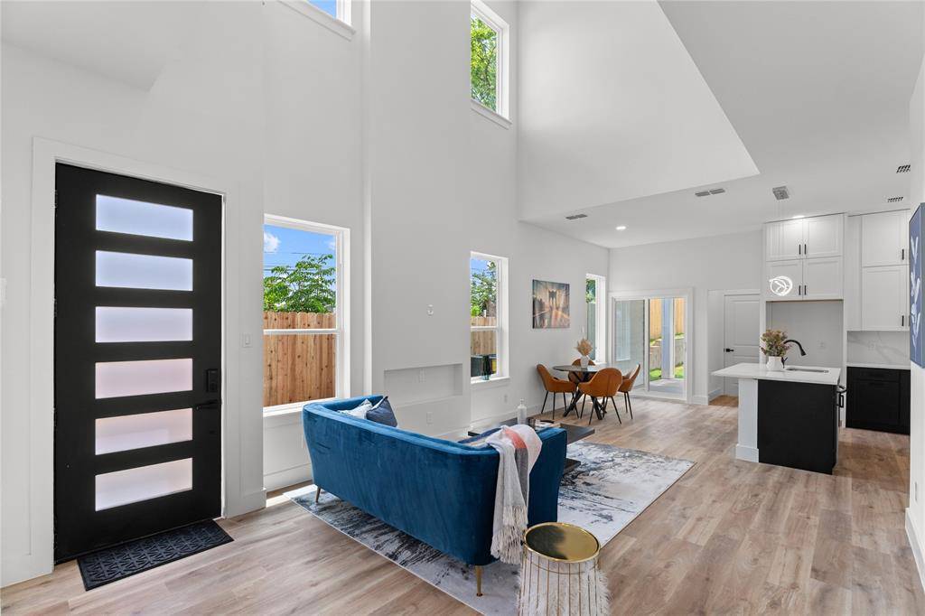 520 Woodbine Avenue, Dallas, TX 75203