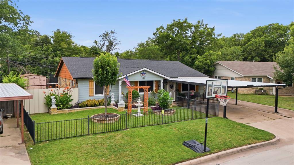 520 Thompson Drive, Saginaw, TX 76179