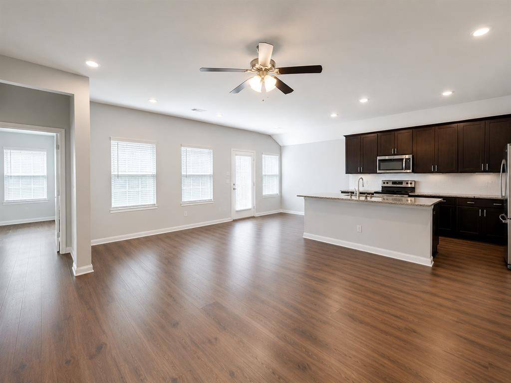 111 Dartmouth Avenue, Farmersville, TX 75442