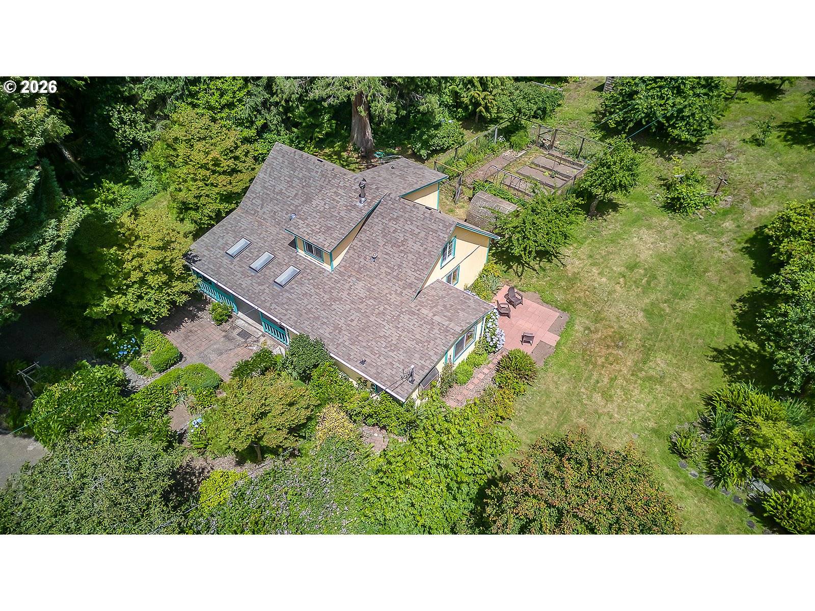2628 S BEAVER CREEK RD, Seal Rock, OR 97376