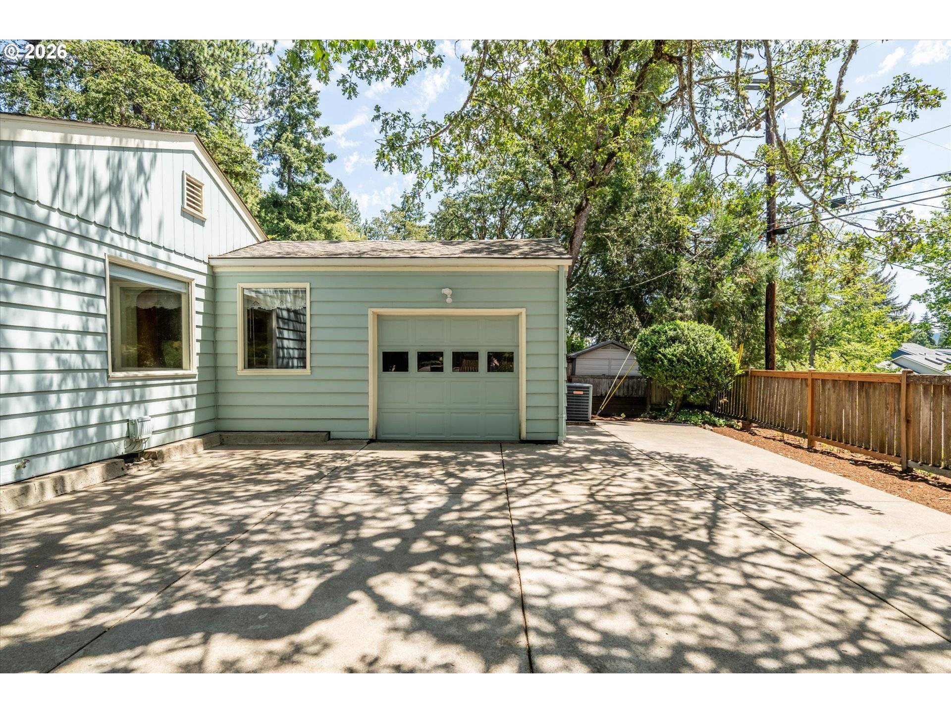 190 W 36TH AVE, Eugene, OR 97405