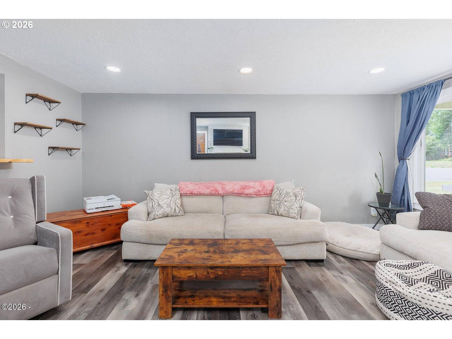 806 NE DOUGLAS ST, Newport, OR 97365