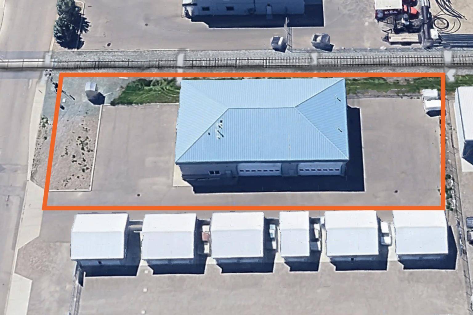 3805 14 AVE N, Lethbridge, AB T1H 6Y6