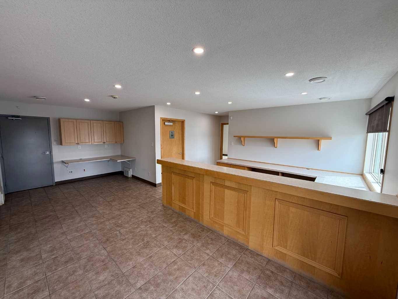 3805 14 AVE N, Lethbridge, AB T1H 6Y6