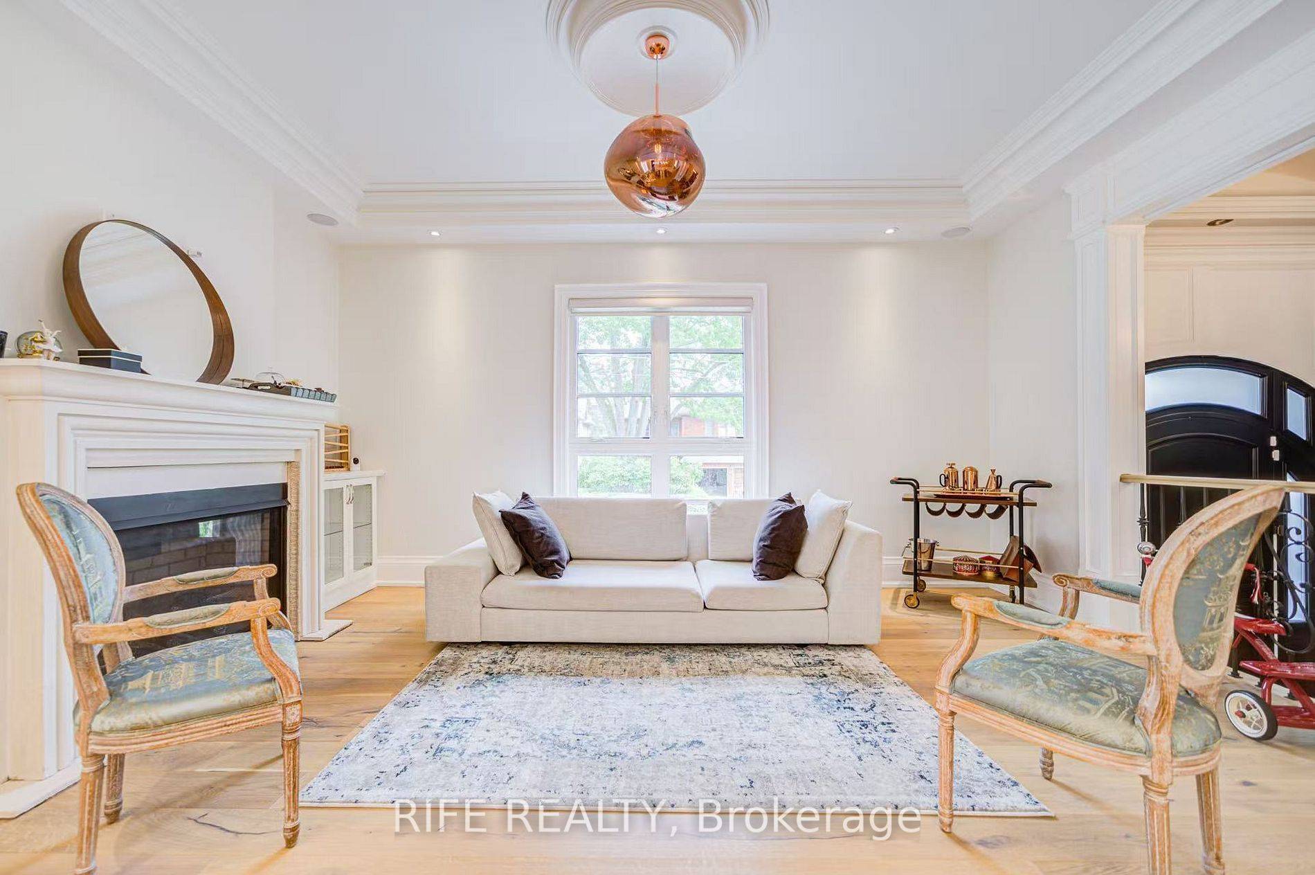 103 Burndale AVE, Toronto C07, ON M2N 1S8