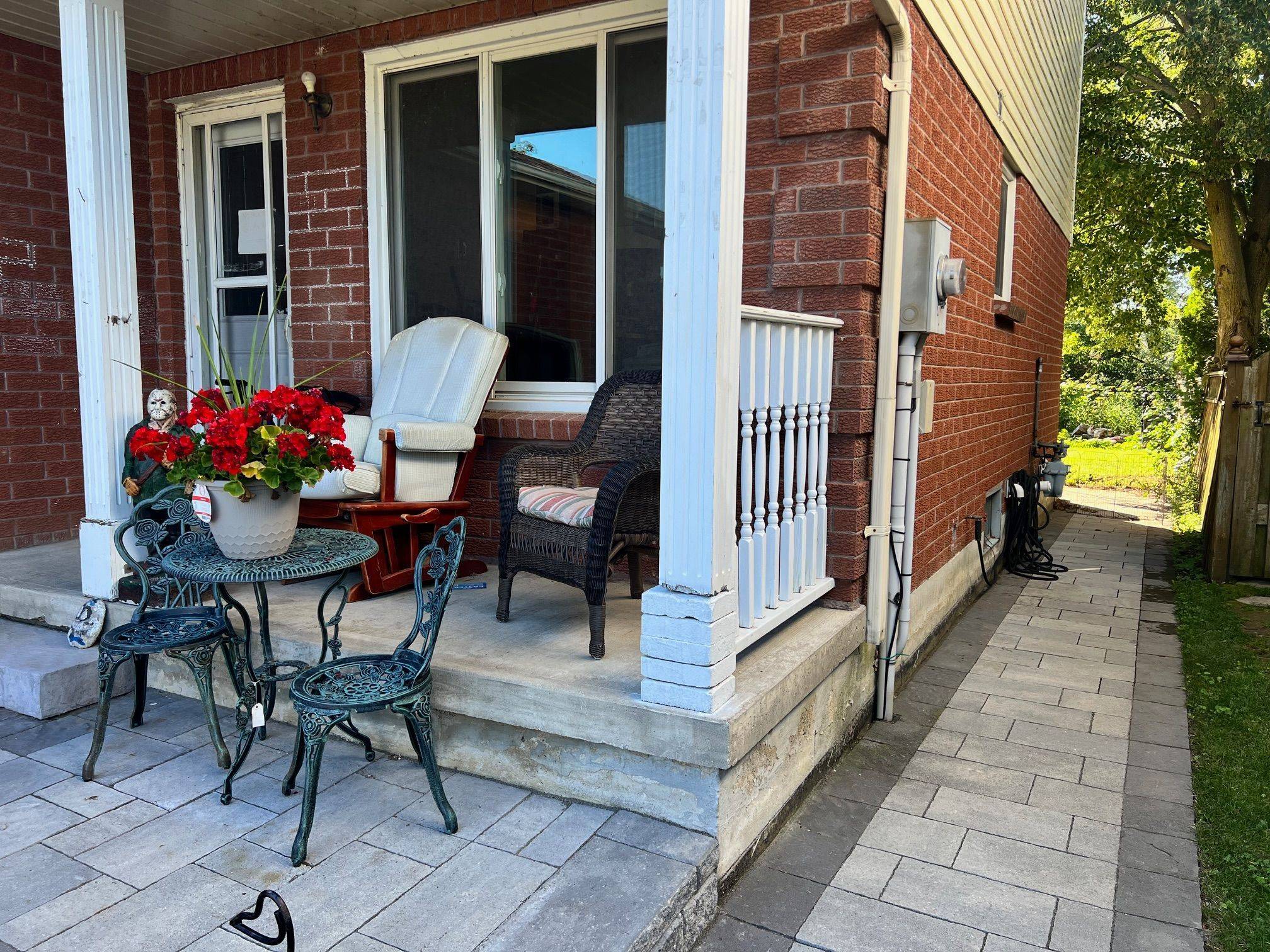 26 Moyse DR, Clarington, ON L1E 2V4