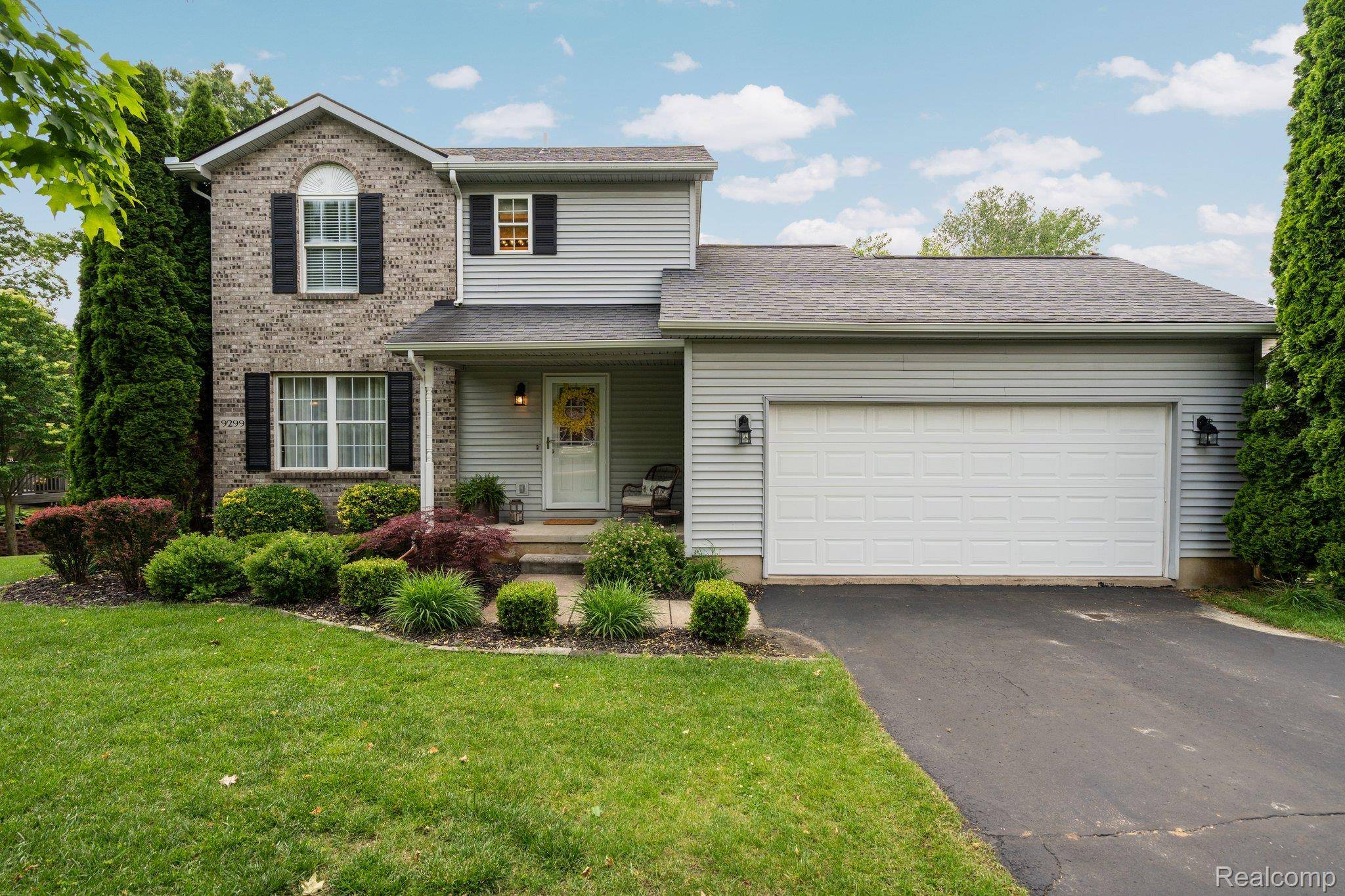 9299 Appleview CT, Brighton, MI 48116