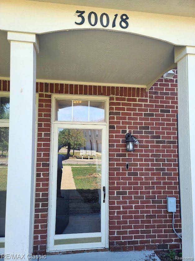 30018 HERITAGE Pkwy #38, Warren, MI 48092