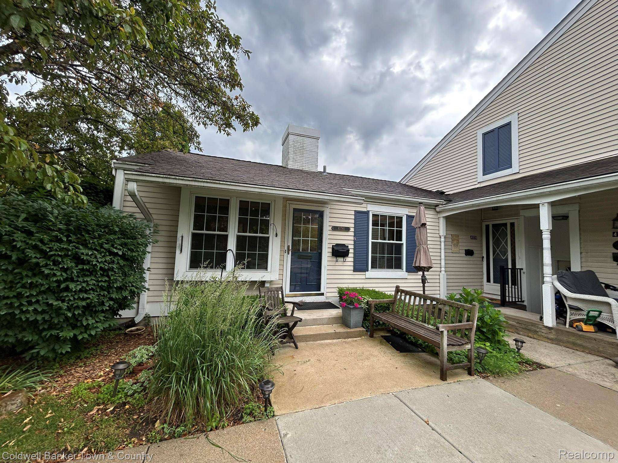 41781 ONAWAY DR, Novi, MI 48167