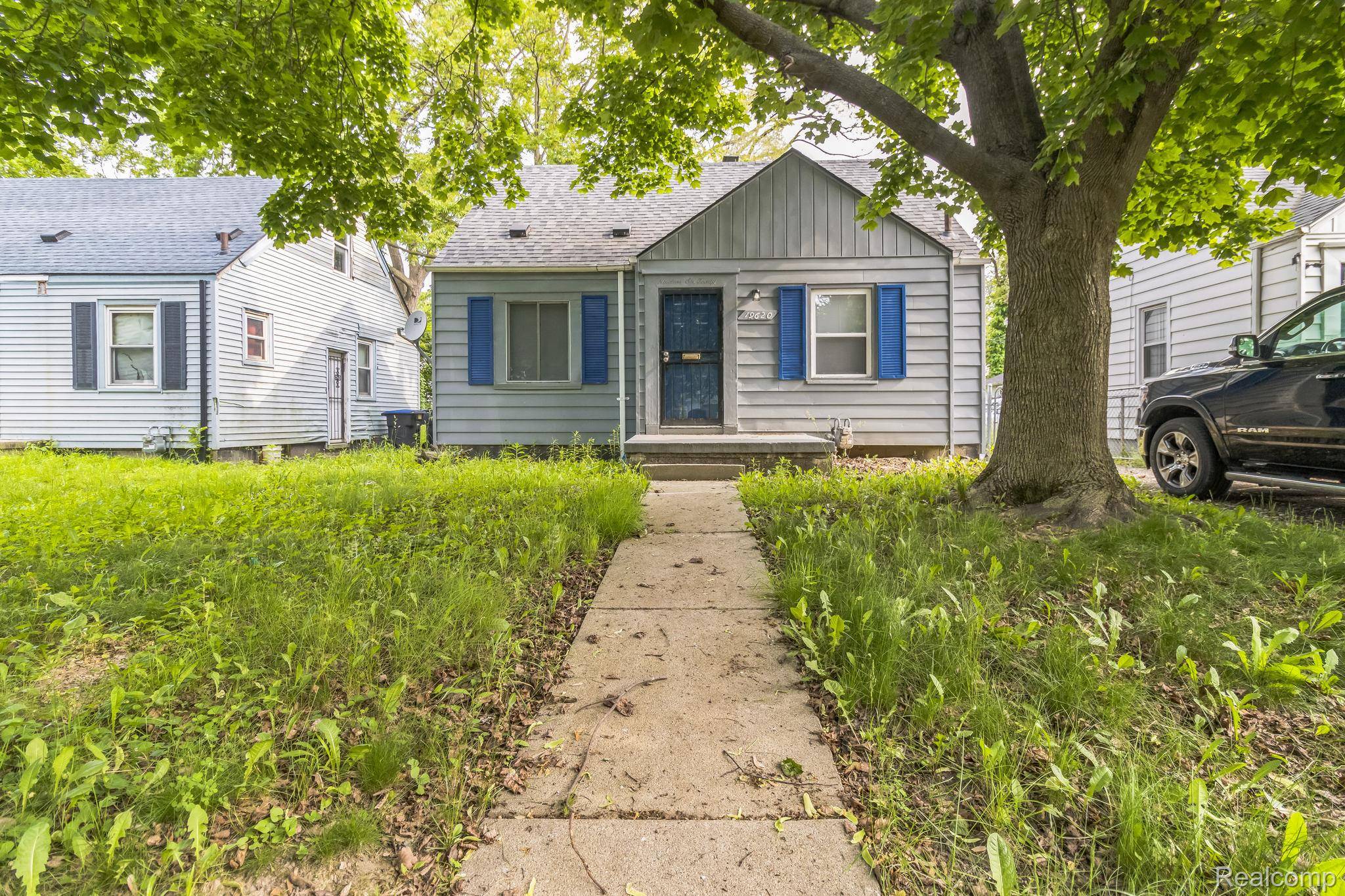 19620 Lyndon ST, Detroit, MI 48223