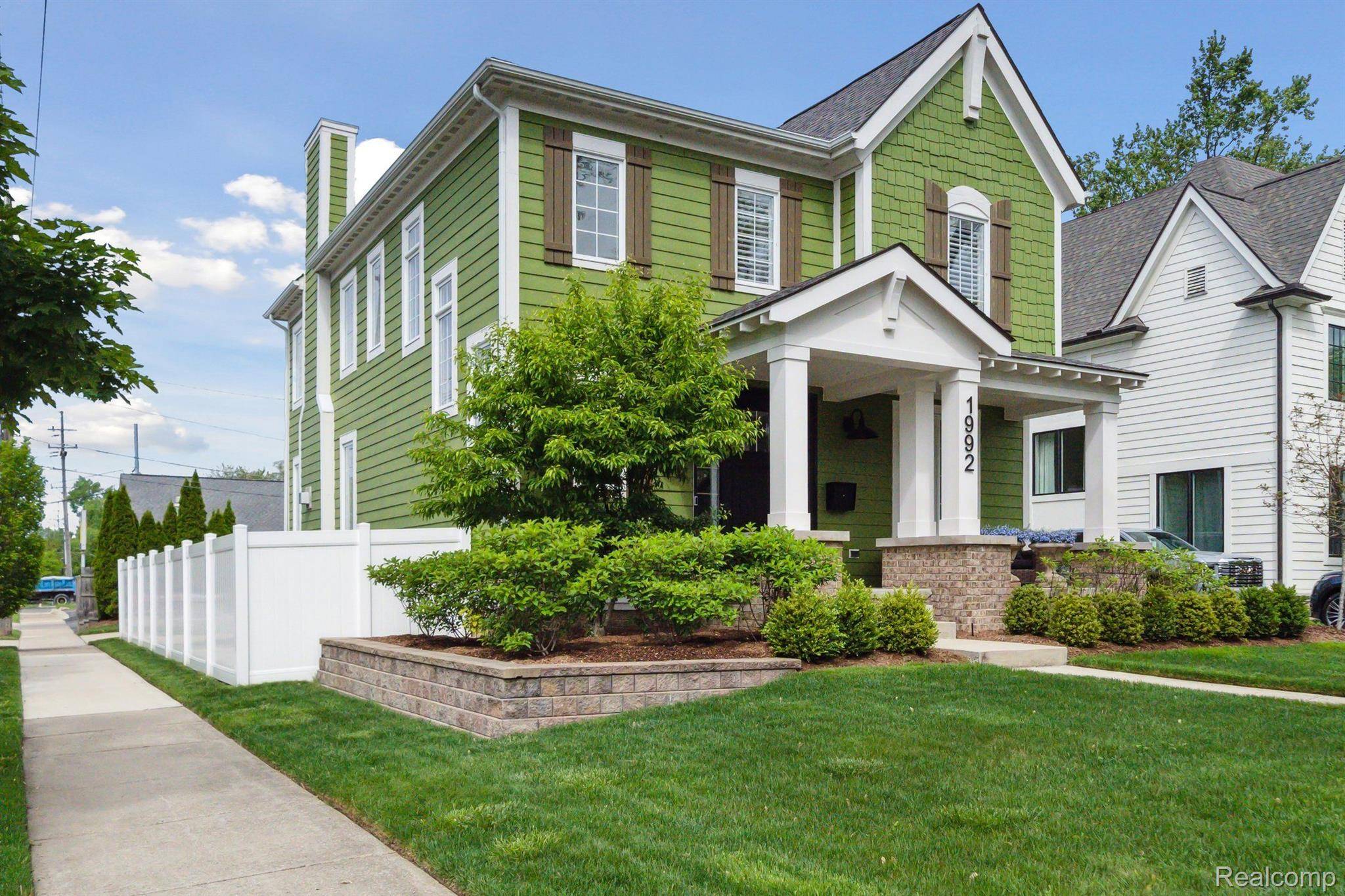 1992 SHIPMAN BLVD, Birmingham, MI 48009